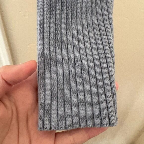 Abercrombie and Fitch Sweater - Picture 7 of 7